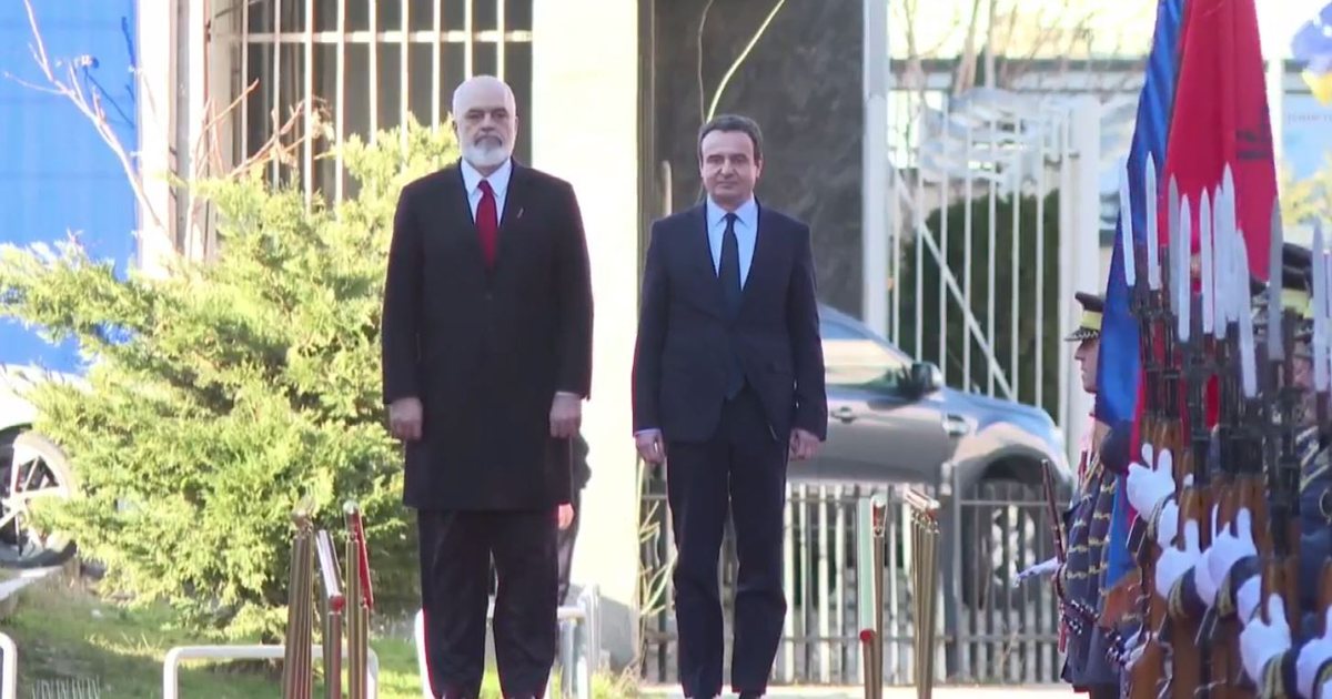 Kryeministri Edi Rama në Kosovë  pritet me ceremoni shtetërore nga Albin Kurti
