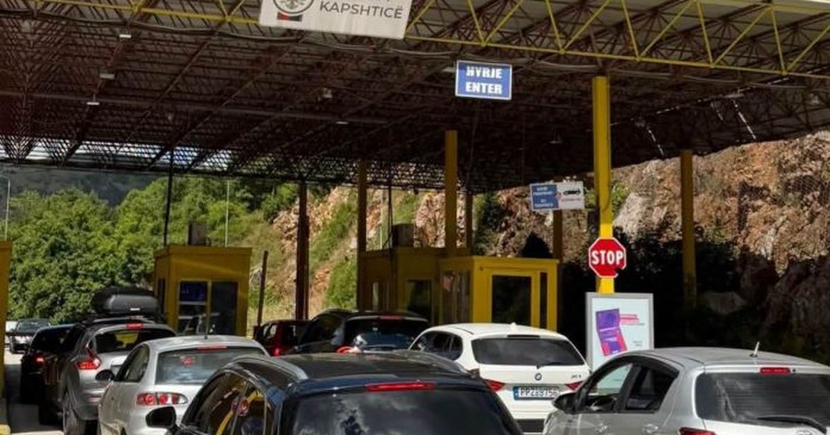 Fluks i lartë në Kapshticë  Mbi 21 mijë qytetarë dhe 8400 automjete kaluan në pesë ditë