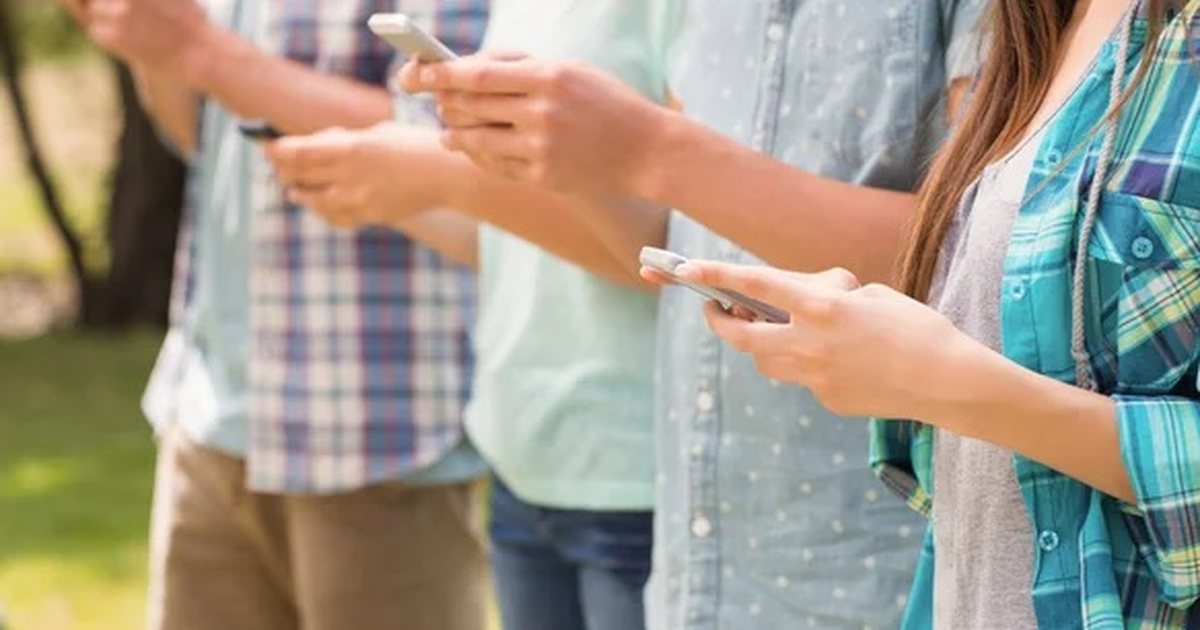 meshkujt-blejne-me-shume-filma-femrat-bileta-koncertesh-mbi-nje-e-treta-e-perdorueseve-te-internetit-bileta-online-per-evente-kulturore