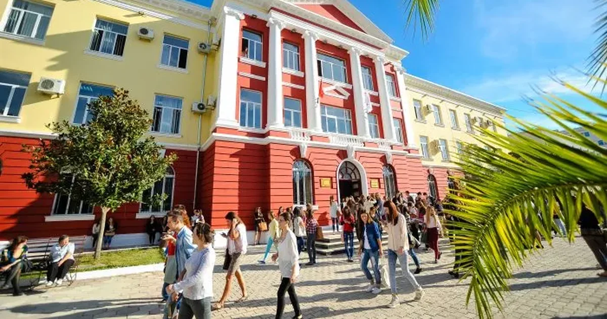 Ndryshojnë kriteret e pranimit në universitete  Për programet e mësuesisë  nota mesatare nga 7 7 5
