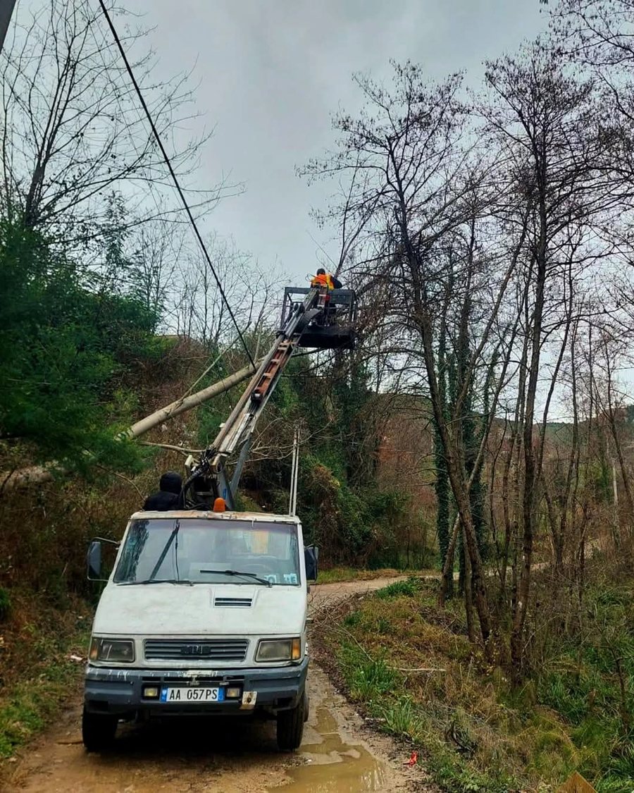 Shkëputja e energjisë për shkak të motit të keq,