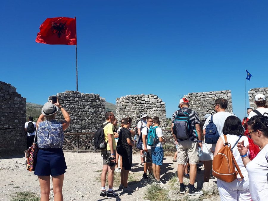 Turizmi deklaroi 14% më shumë shitje në sezon -