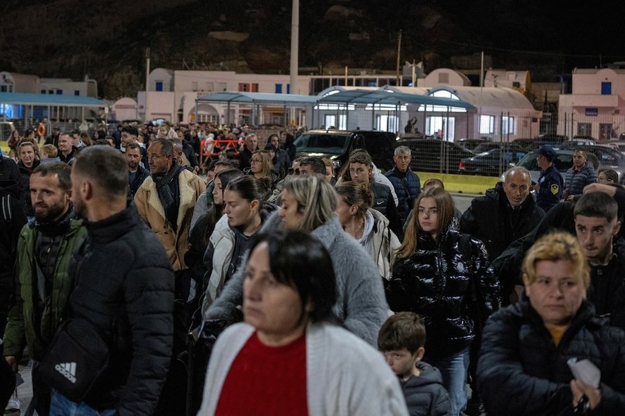 Hundreds of people flee Santorini after repeated earthquakes rock the island