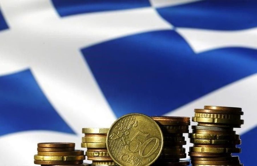 Medium-term fiscal risks for Greece expected - EU report shows debt decline, but