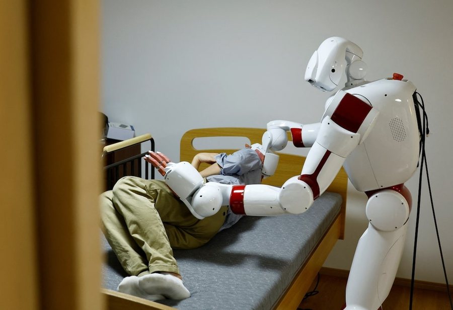 How can humanoid artificial intelligence robots hold the key to the aging