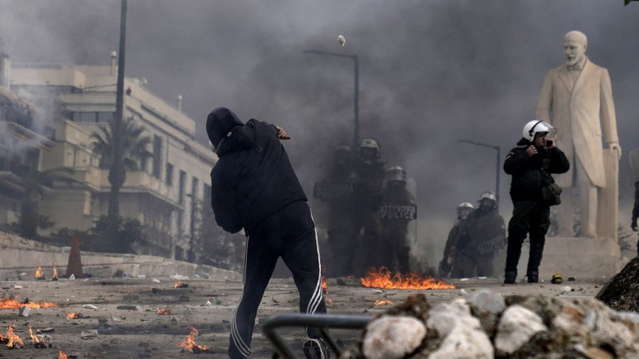 Demonstrata të reja mbarëkombëtare dhe përleshje të