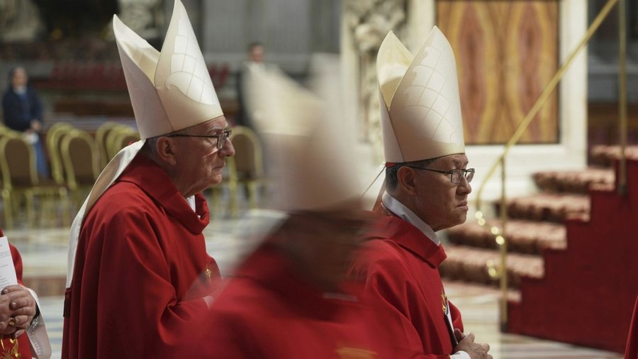 Disinformation and conspiracy theories as the secret conclave begins to elect
