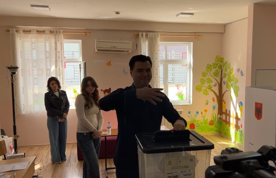 Basha votes, appealing to youth: Today you have a precious right