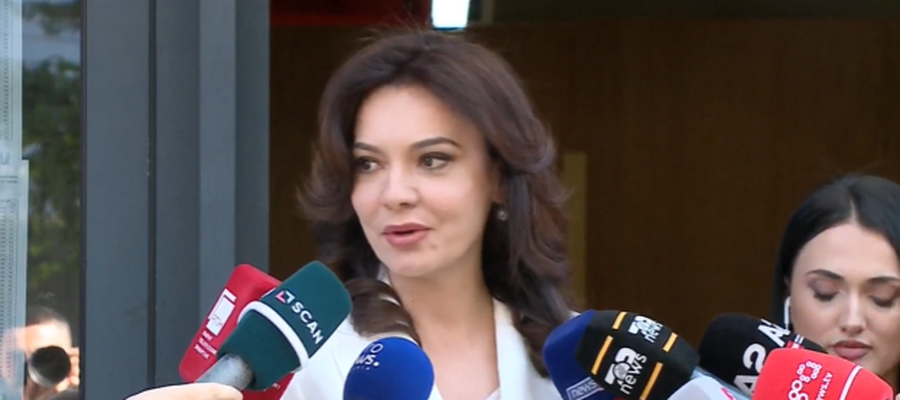 The Speaker of the Assembly, Elisa Spiropali, votes