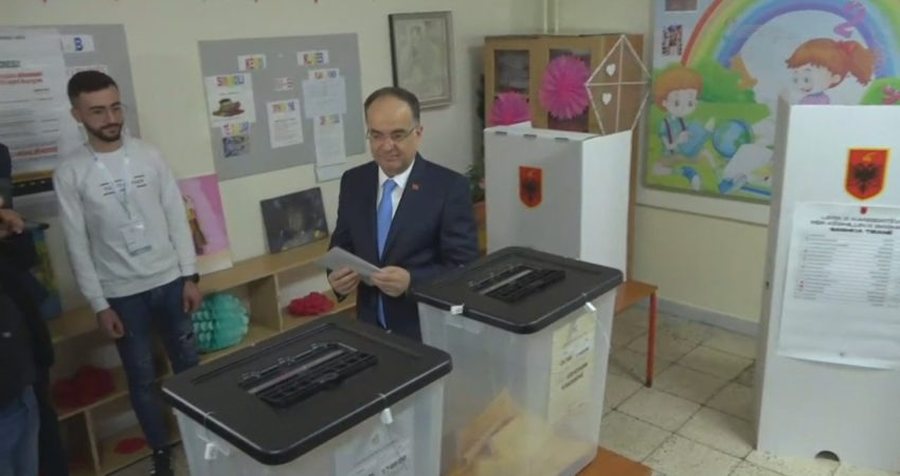 President Bajram Begaj votes: Citizens should freely express their will!