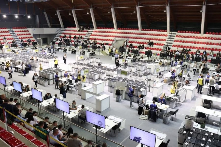 Përfundon numërimi i votave brenda vendit - KQZ: Nis