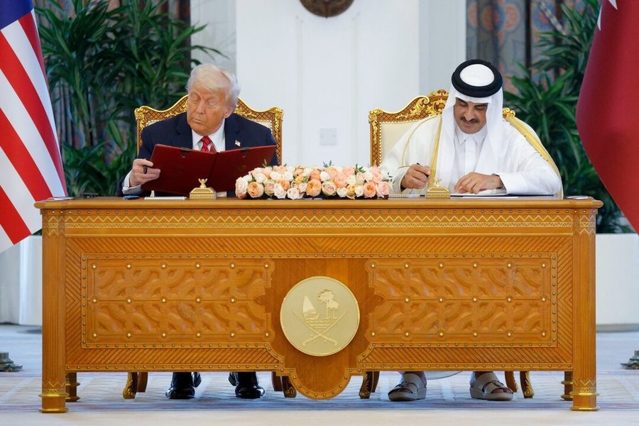 US-Qatar, defense and aviation agreement - Trump faces criticism after receiving