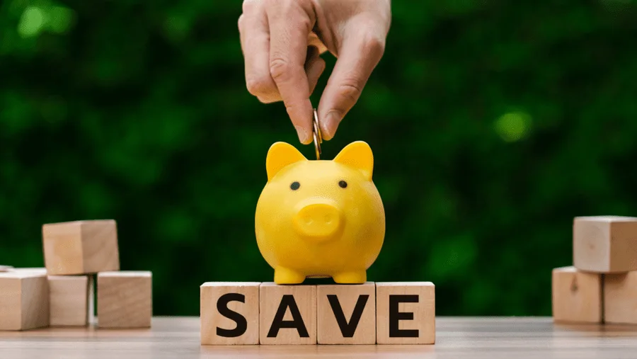 Pabarazia e kursimeve, kush i ka lekët? Reth 5% e shqiptarëve