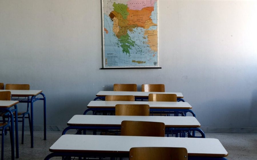 Greqia mbyll shkollat në disa qytete të vendit – Shkak, rastet e