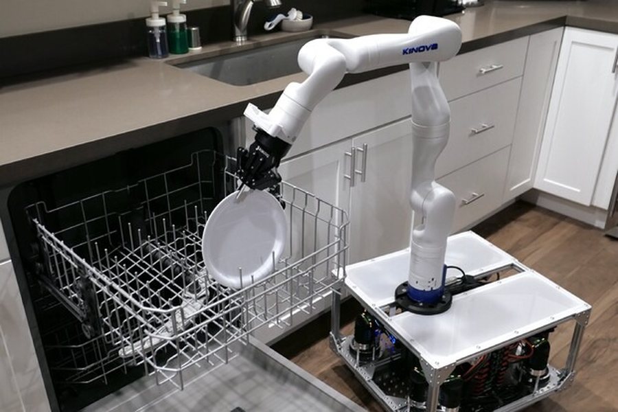 Need help with the housework? - This robot uses artificial intelligence to clean