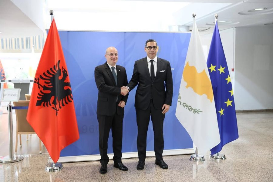 Hasani në vizitë zyrtare në Qipro: Koha për të