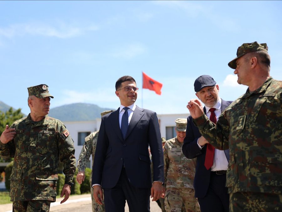 Forcat e Armatosura shtojnë njësinë e re, quhet Komanda