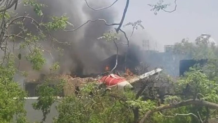 India, plane with 242 passengers crashes during takeoff - The aircraft collides