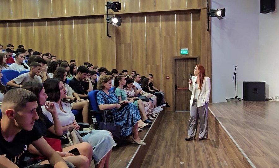 AMA continues the Media Education campaign/ Krasniqi at the Durrës high