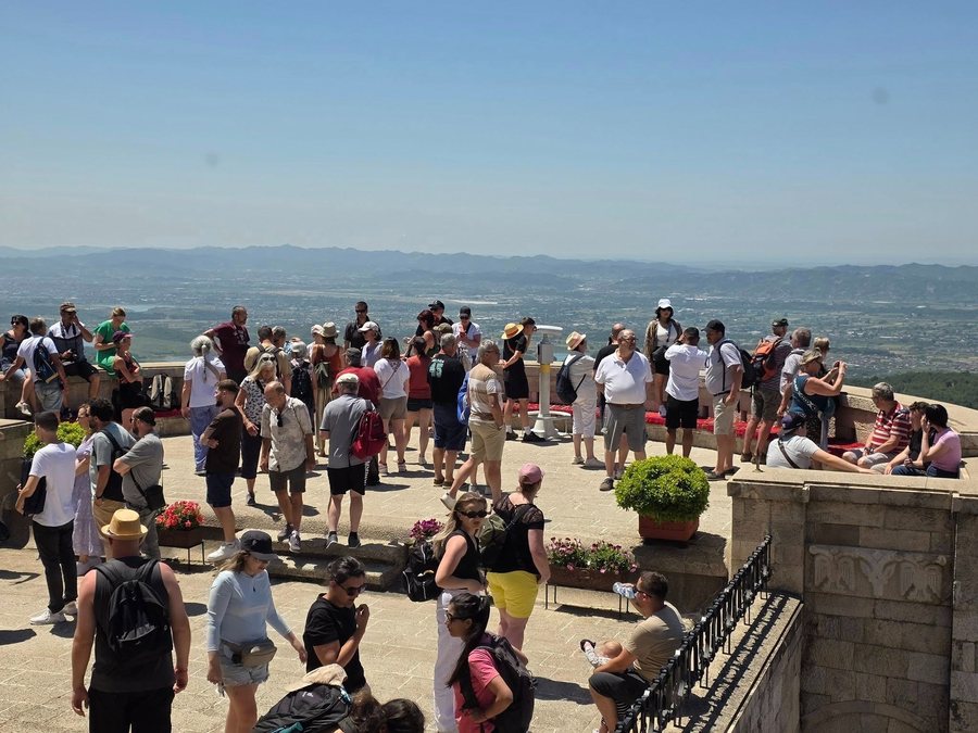 Turizmi rrit ndjeshëm konsumin në vend - Buxheti arkëton 73