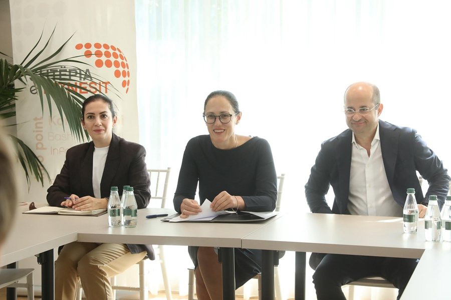 Ibrahimaj: Avancojmë projektet me BERZH për fuqizimin e biznesit dhe