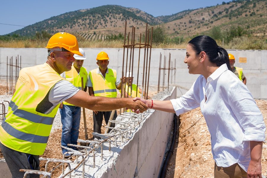 Zv.kryeministrja Balluku inspekton nënstacionin e ri elektrik në