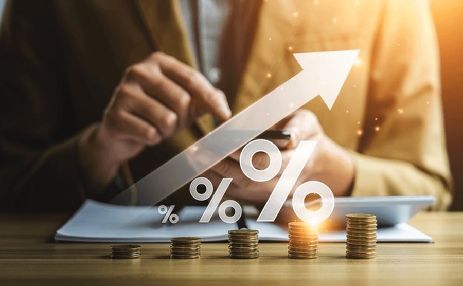 Sa para’ mbajnë shqiptarët në bankë? - Depozitat e
