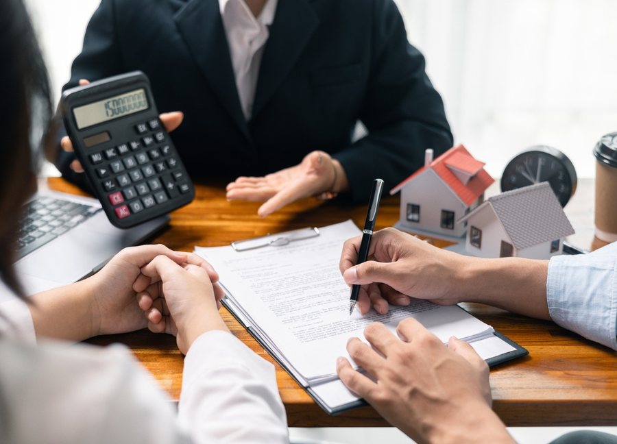 Is now the right time to get a loan? - Base interest rate of 2.5%, the lowest