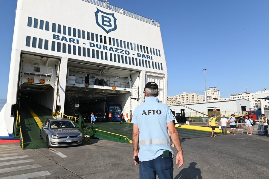 Flukset turistike në Portin e Durrësit, masa për shërbim