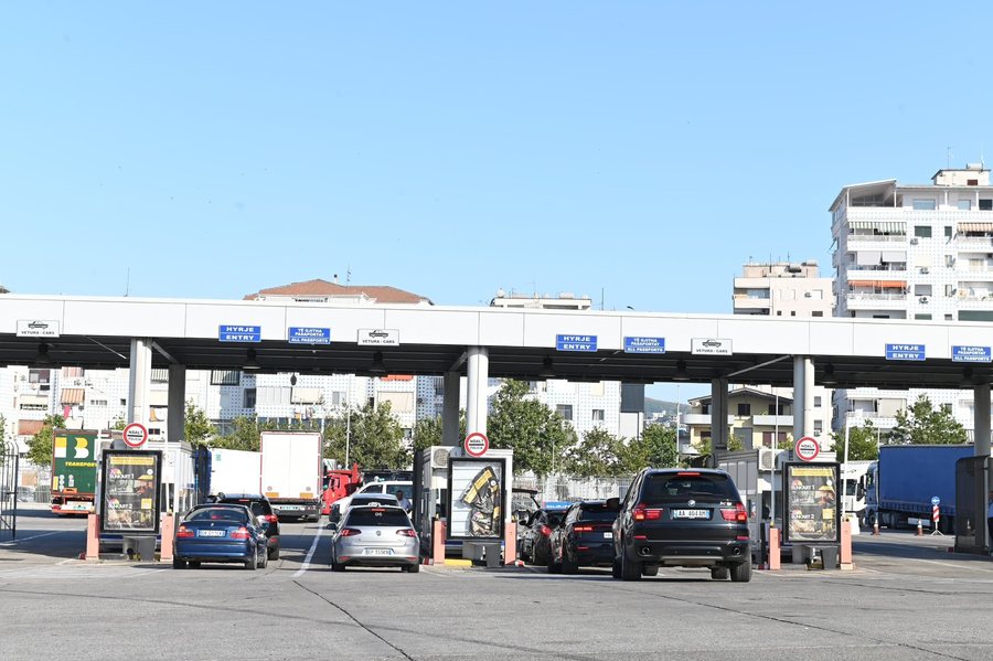 Flukset turistike në Portin e Durrësit, masa për shërbim