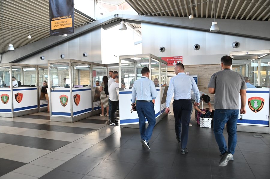 Flukset turistike në Portin e Durrësit, masa për shërbim