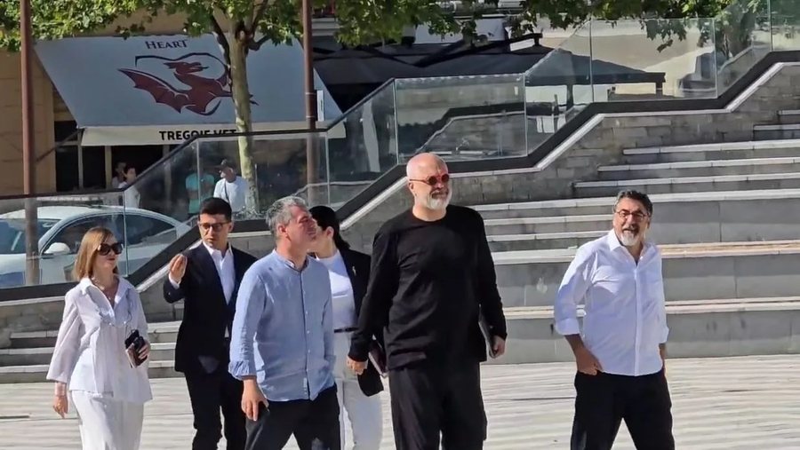 Lirimi i hapësirave publike, Rama rikthehet në Vlorë -
