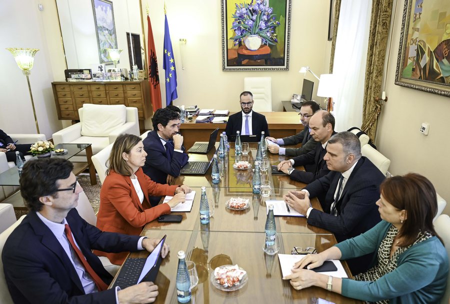 Guvernatori Sejko, takim me misionin e FMN – Në fokus, sfidat me