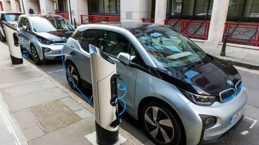 Britania subvencionon makinat elektrike - Qytetarëve u ofrohet zbritje deri