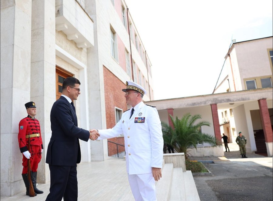 Vengu pret komandantin e NATO-s: Të vendosur për modernizimin e