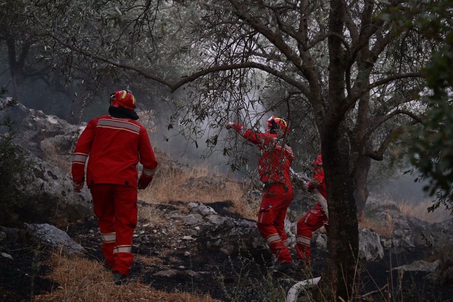 Rainfall extinguishes fires/ Two fires are still active, 4 are under monitoring