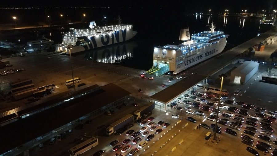 Mbi 111 mijë pasagjerë udhëtuan nëpërmjet Portit