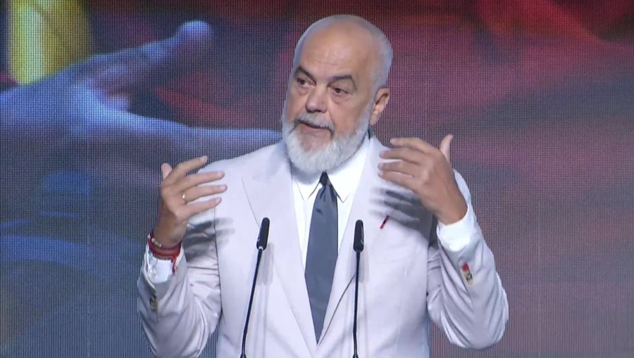 “Beteja me zjarret si një kronikë dramatike” - Rama: