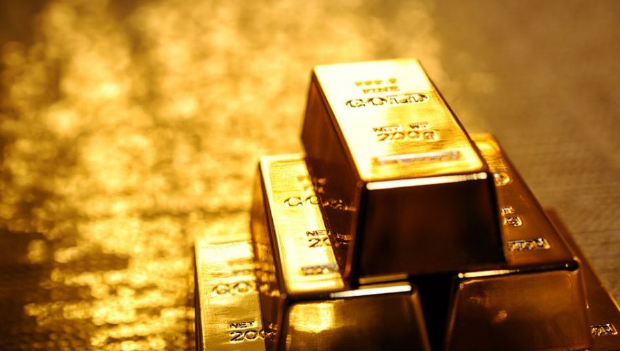 Ari tregtohet mbi 3,500 USD/  Shkak, dollari më i dobët dhe