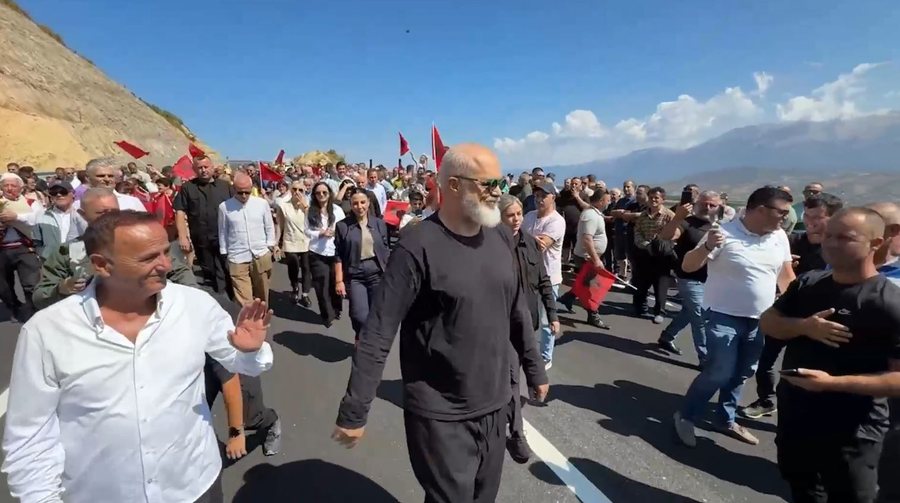 Hapja e aksit Qukës-Qafë Plloçë/ Rama dhe Balluku priten