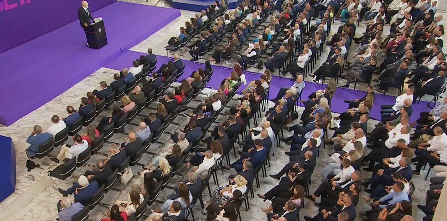 Pushteti lokal/ Rama propozon krijimin e komisionit të etikës: Do