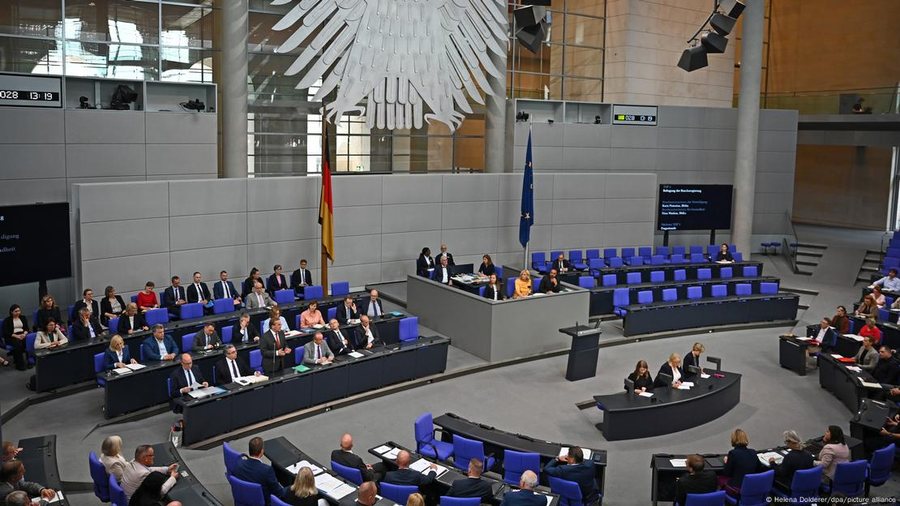 Fjalimi në Bundestag, Merz përgatiti gjermanët për ndryshime