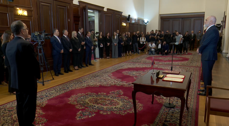 Ceremonia, ministrat e Qeverisë “Rama 4” betohen para