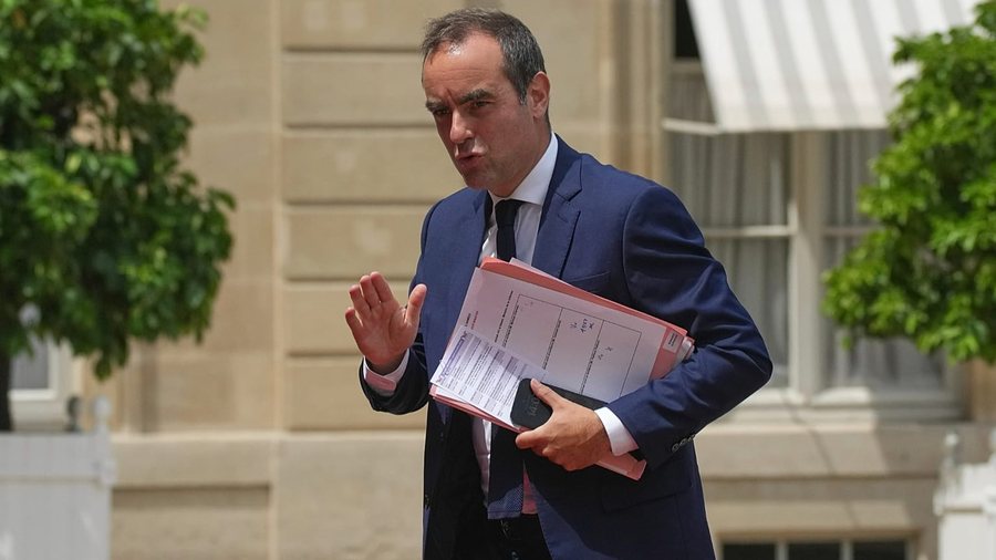 Francë, Lecornu përjashton taksën mbi pasurinë -