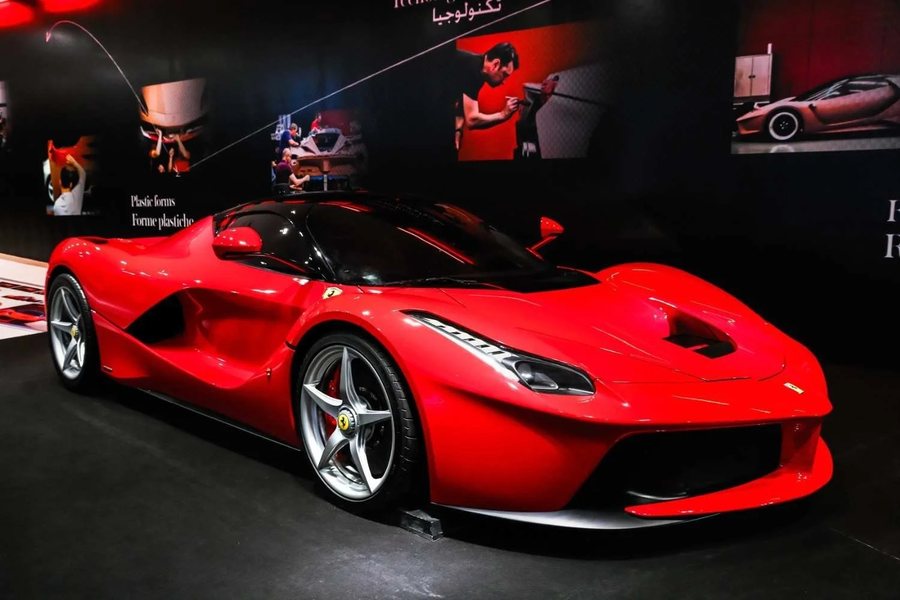 Ferrari prezanton makinën e parë elektrike - Modeli i ri pritet