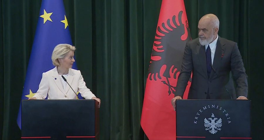 Von der Leyen: Shqipëria në rrugën e duhur drejt BE-së,