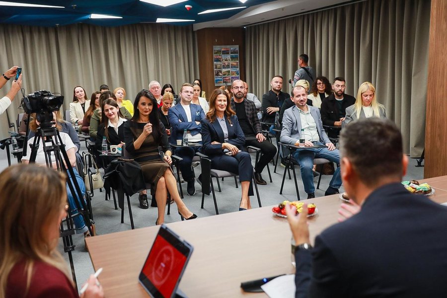 Nga siguria te investimi: ALBSIG mirëpret median në mjediset moderne