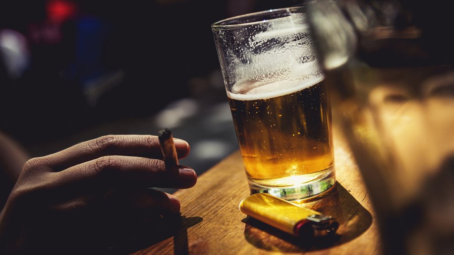 Sa lekë harxhojmë për duhan dhe alkool? Edukimi dhe