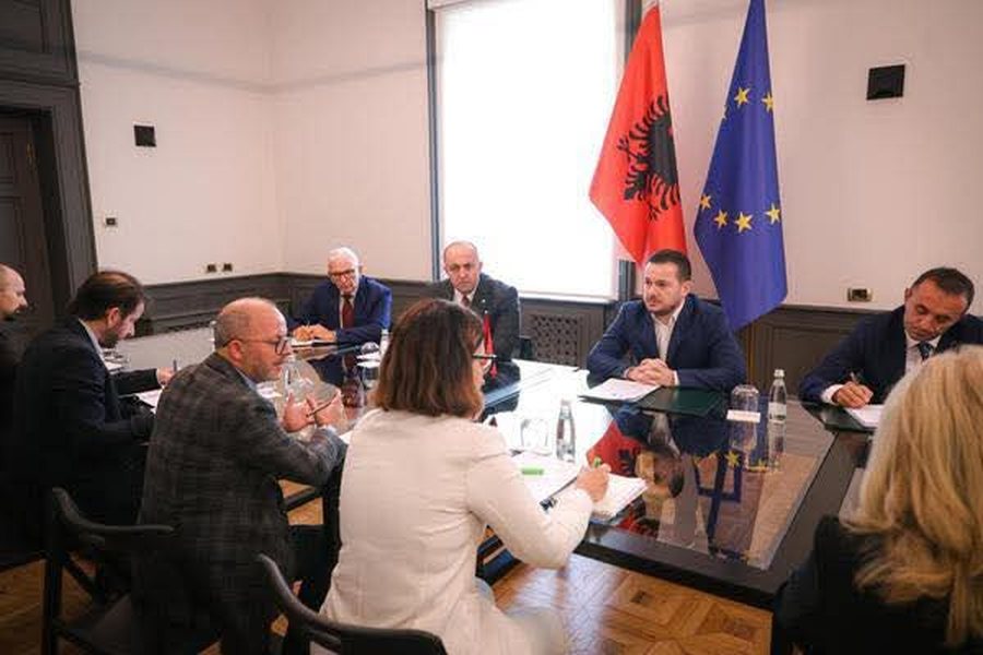Ministri Salla takon zyrtaren e KE: Modernizimi i bujqësisë prioritet