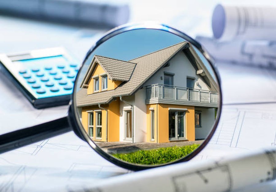 What is the average apartment size in Albania? Deloitte Index/ Larger than in